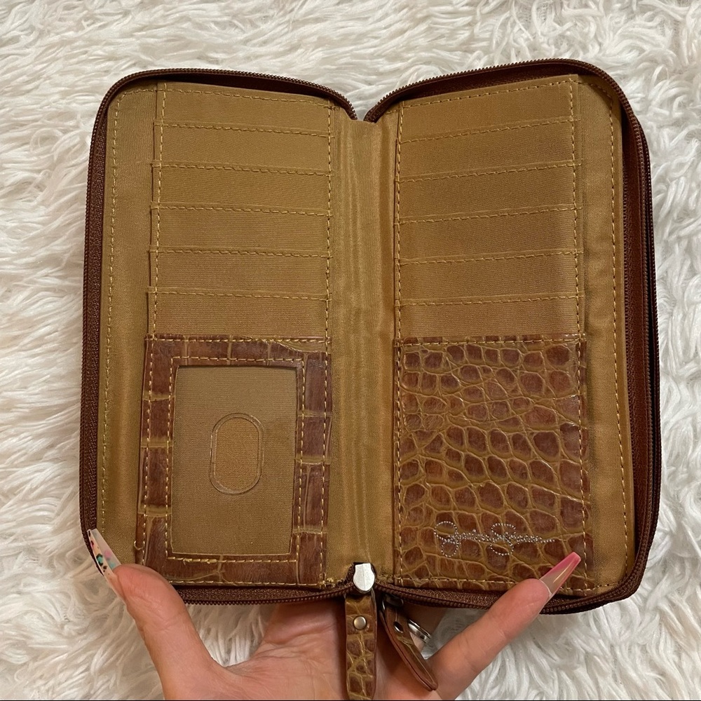 Brown Crocodile Embossed Women's Wallet - Picture 6 of 8